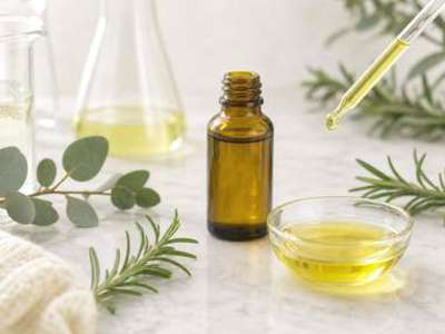 Body massage oil with Satin Olive Lipid Complex